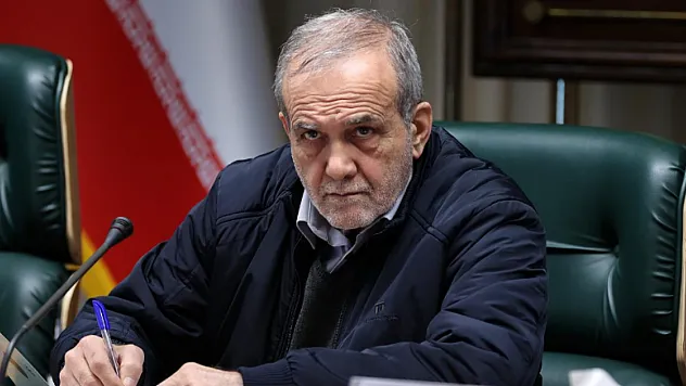 Pezeşkiyan'dan Komşu Ülkelere Hem Kardeşlik Hem Uyarı Mesajı: Saldırı Gelirse Karşılık Veririz!