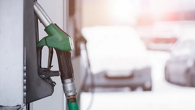 Pompa Fiyatlarında 2022 Sonrası Bir İlk: ABD'de Enerji Krizi Derinleşiyor