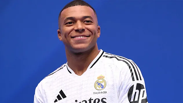 PSG'den Mbappé'ye Şok Suçlama: 'Kulübe Zarar Verdi, Dürüst Davranmadı!' 240 Milyon Euroluk Kriz Büyüyor