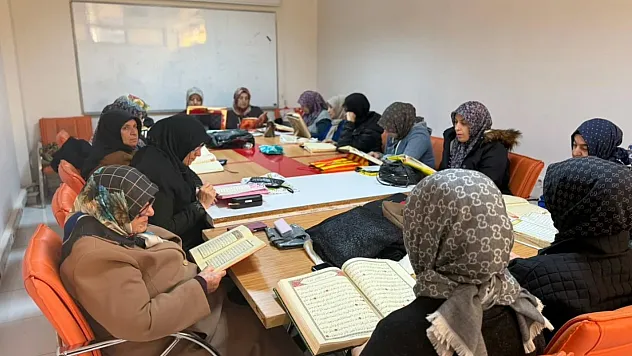 Ramazan'ın Bereketi Kur'an Eğitimiyle Yeşilyurt'ta Buluşuyor