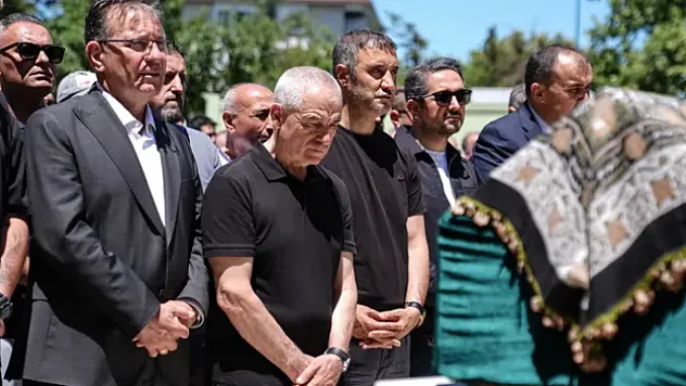 Rıza Çalımbay'ı Yasa Boğan Gün! Annesine Son Veda İstanbul'da