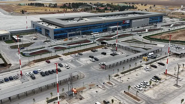 Sabah 07.45'te İlk Yolcular İndi!  Malatya Yeni Terminal Binasına Kavuştu!