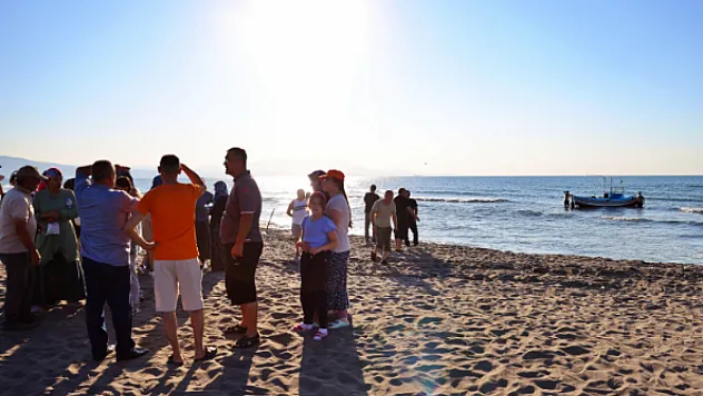 Samsun'da Tekne Faciası! 6 Kişilik Aile Denizde Devrildi