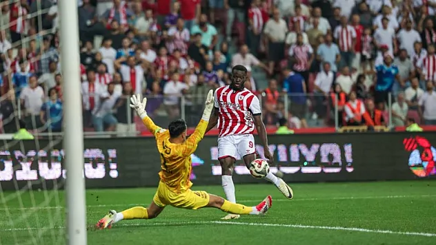 Samsunspor, Yeni Sezona Galibiyetle Başladı : 2-1