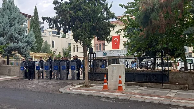 Şanlıurfa Halfeti Belediyesi'nde Operasyon! Çok Sayıda Gözaltı Var