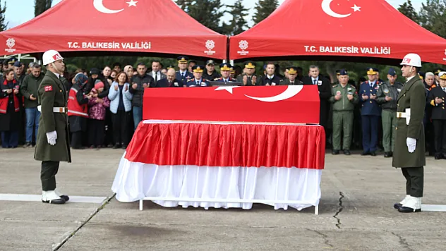 Şehit F-16 Pilotu Bolat'ın Cenazesi Memleketine Uğurlandı