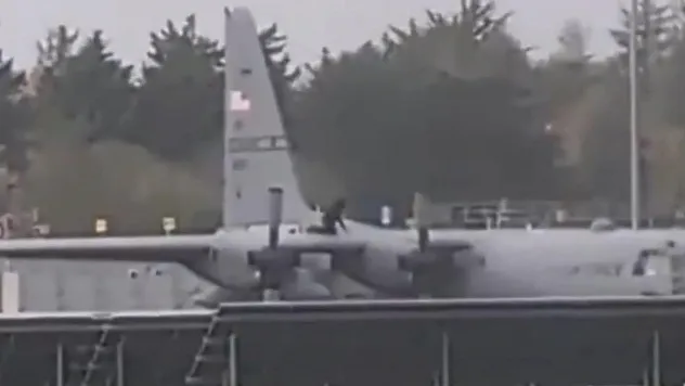 Shannon'da Şok Baskın: ABD Askeri Uçağına Baltayla Saldırdı