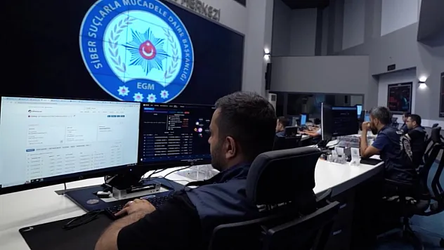 Siber Dolandırıcılara Operasyon 90 Gözaltı!