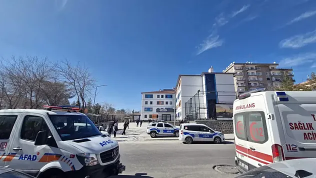 Sınıfa Cıva Döküldü, AFAD Müdahale Etti: Ortaokulda Korkutan Kimyasal Sızıntı