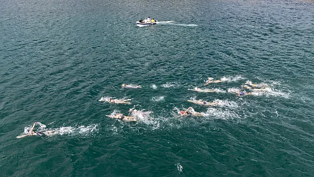 Sinop'ta Denizde Tarihi Yarış!