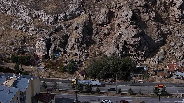 Sivas'ın Doğal Soğuk Hava Deposu: Zara'daki Kaya Mağaraları 'Peynir Oteli'ne Dönüştü