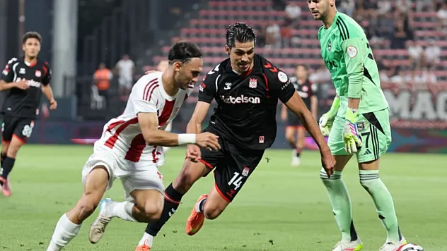 Sivasspor'un İstanbul'da da Yüzü Gülmedi: 2-1