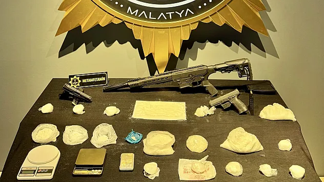 Sokak Satıcılarına Şafak Operasyonu: Malatya'da 2 Kilo Metamfetamin Yakalandı
