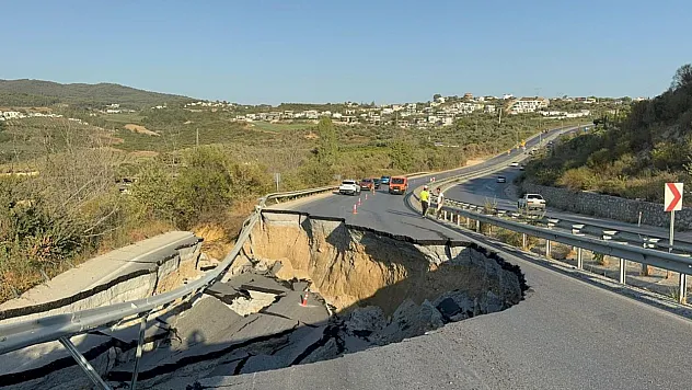 Söke-Kuşadası Karayolu'nda Yol Çökmesi Ulaşımı Felç Etti