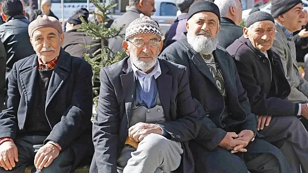 SSK ve Bağ-Kur Emeklisinin Alacağı Zam Belli Oldu