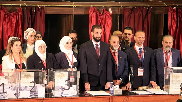 Suriye'de Yeni Dönemin İlk Seçimi: Halk Meclisi Sandıkları Açıldı