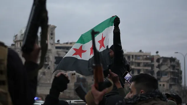 Suriye Yönetimi ile Terör Örgütü YPG El Sıkıştı!