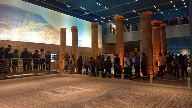 Tarihin Kalbinde Yeni Rekor: Zeugma Mozaik Müzesi'nde Yoğun İlgi