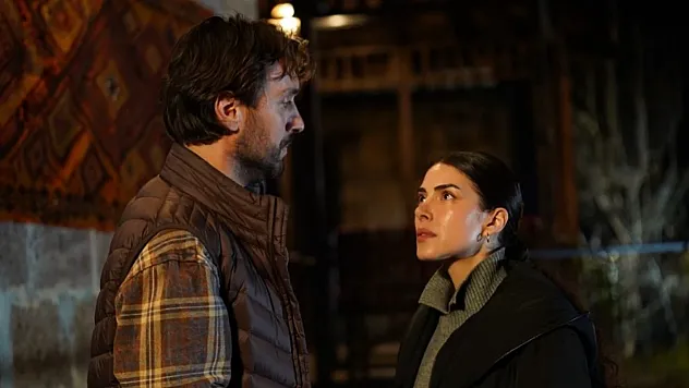 Taşacak Bu Deniz Dizisi Ekran Yolculuğunda Liderlik Koltuğunu Bırakmıyor