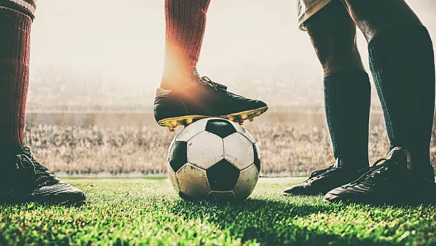 Tayland'da Futbol Maçında Yıldırım Faciası! Bir Oyuncu Hayatını Kaybetti