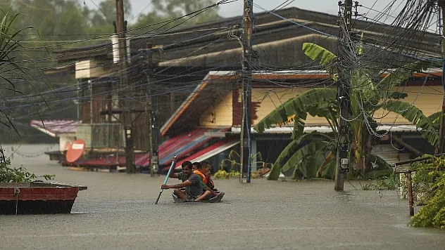 Tayland'ın Güneyini Vuran Sel Felaketi Can Almaya Devam Ediyor: Ölü Sayısı 145'e Yükseldi