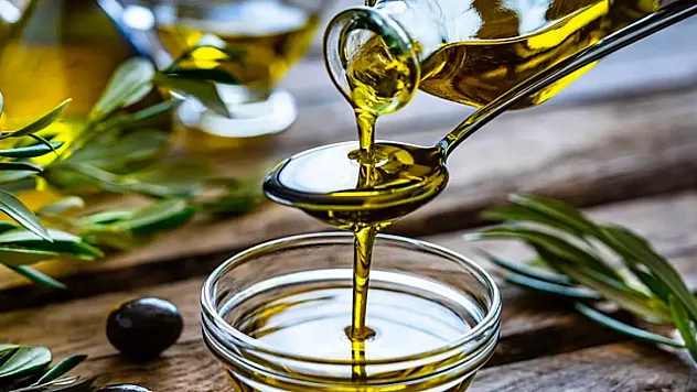 Taze Sıkım Zeytinyağı Diz Kireçlenmesini Hafifletebilir