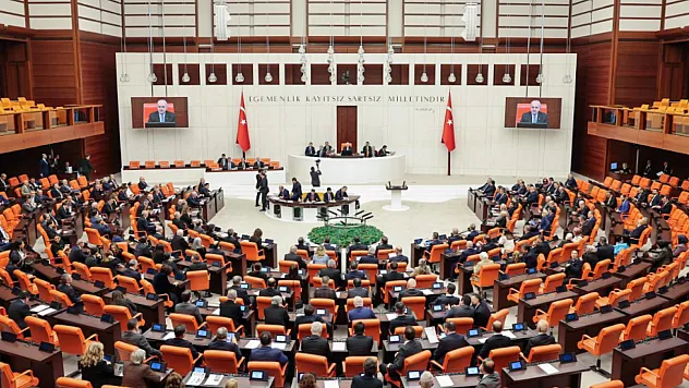 TBMM'de Bayram Mesaisi: Yeni Düzenlemeler Masaya Geliyor