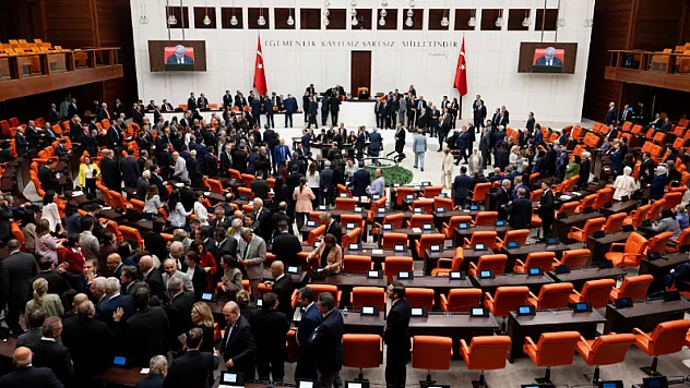 TBMM'de Tarihi Oylama! Terörsüz Türkiye Düzenlemesi 467 Oyla Yasalaştı