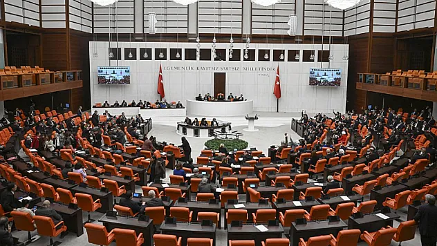 TBMM'de Yeni Dönem: Doğum İzni 24 Haftaya Çıkıyor, Sosyal Yardımlarda Devrim!