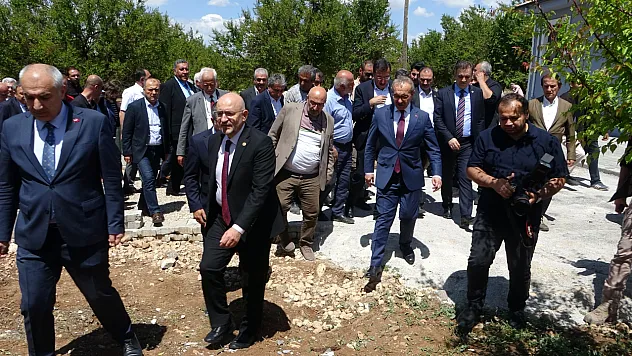 TBMM Zirai Don Araştırma Komisyonu Malatya'da kayısı bahçelerinde inceleme yaptı