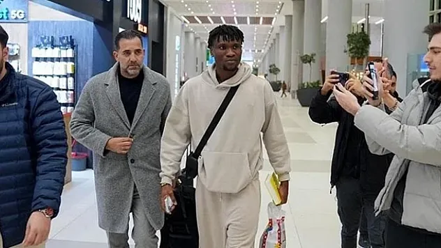 Trabzonspor Savunma Hattını Güçlendirmek İçin Chibuike Nwaiwu Transferini Tamamladı