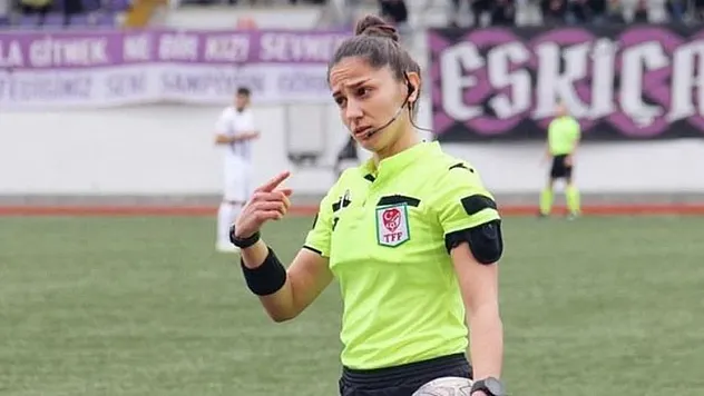 Türk Futbolunda Tarihi Dönem Başlatan Hakem Asen Albayrak Yeşil Sahalara Çıkıyor