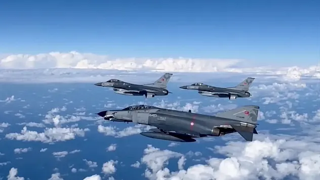 Türk Hava Kuvvetleri'nden Akdeniz'de Güç Gösterisi: Uluslararası Hava Sahasında Eğitim Uçuşu