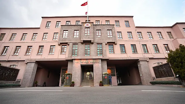 Türk Hava Sahasına Yönelen Balistik Mühimmat Havada İmha Edildi!