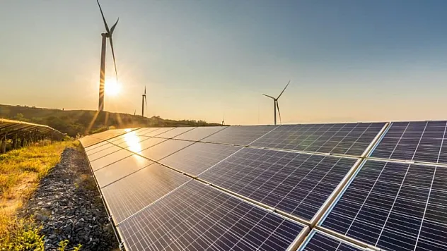 Türkiye'de Enerji Dengesi Değişiyor! Yenilenebilir Kaynaklar Rekor Seviyeye Ulaştı