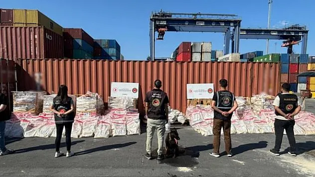 Türkiye'den İspanya'ya Uyuşturucu Takibi: 1,7 Ton Kokain Ele Geçti!