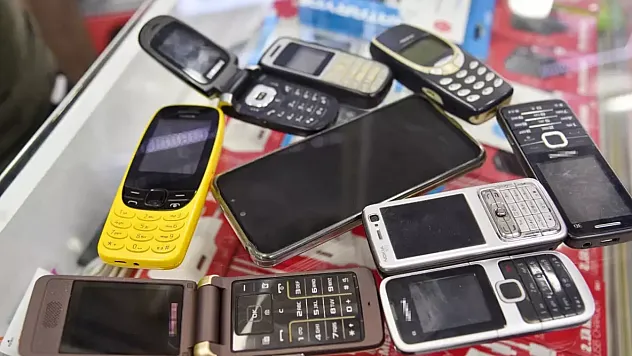Tuşlu Telefonlar Geri Döndü! Hurdası Bile Değer Kazandırıyor