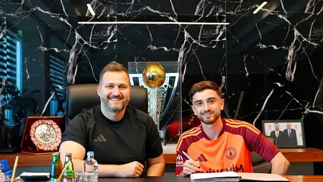 Ümraniyespor Yeni Sezon Öncesi İki Takviyeyi Resmen Duyurdu