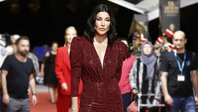 Ünlü Manken Deniz Akkaya Koruma Kararına Uymadığı Gerekçesiyle Cezaevine Girdi