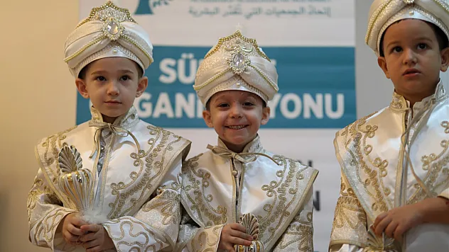 Unutulan Bir Geleneği Yaşattılar: İDDEF'ten Arnavutluk'ta 140 Çocuğa Sünnet Şöleni