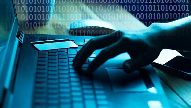 Uyurken Telefonuna Sızıldı, 628 Bin TL'si Buhar OldU