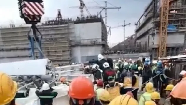 Van'da Şehir Hastanesi İnşaatında Korku Dolu Anlar: İşçi Yüksekten Düştü