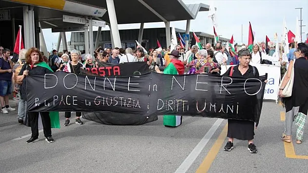 Venedik Film Festivali'nde Filistin İçin Güçlü Mesaj: Lido Adası'nda Binlerce Kişi Yürüdü