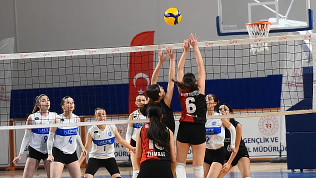 Voleybolda Malatya Derbisi Nefes Kesti