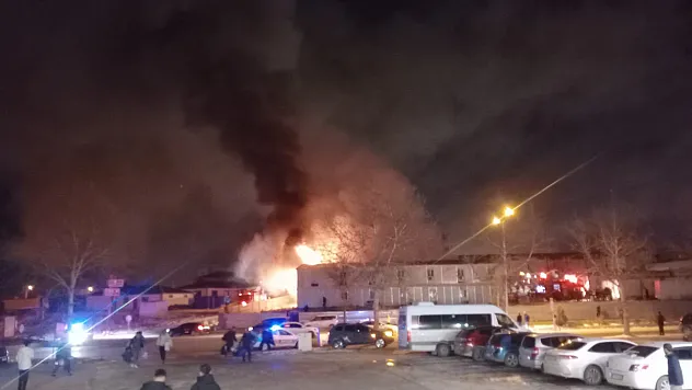 Malatya Yakınca Mahallesinde Konteyner Yangını