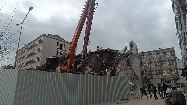 Yasak Dinlemeyen Firmaya 160 Bin TL Şoku! Keşan'da Yıkım Ortalığı Karıştırdı