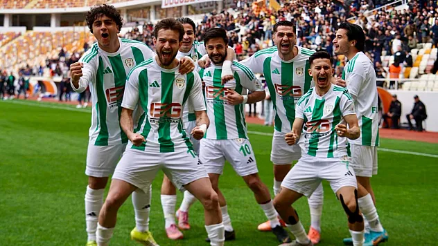 Yeni Malatya Stadyumu'nda Gol Yağmuru: Yeşilyurtspor Sahada Fırtına Estirdi