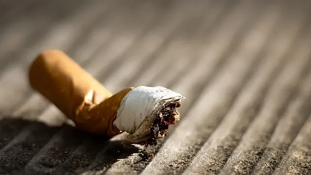 Yeşilay'dan Çarpıcı Uyarı: Gençlerin Yüzde 62'si 18 Yaşından Önce Sigara İçmeye Başlıyor!