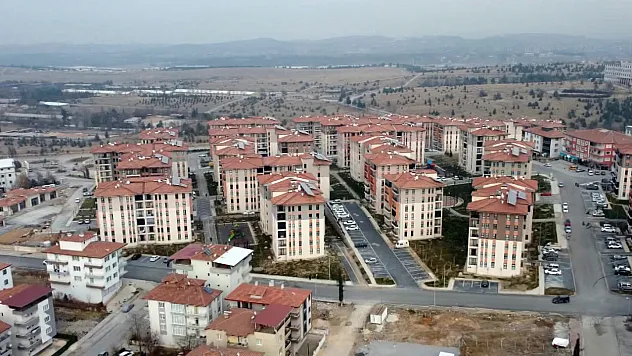 Yeşilevler'de Enkazın Yerinde Yaşam Var