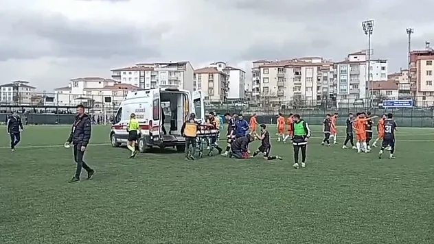 Yeşiltepe Stadı'nda Korku Dolu Dakikalar: Ambulans Sahaya Girdi, Play-Off'ta Ortalık Karıştı